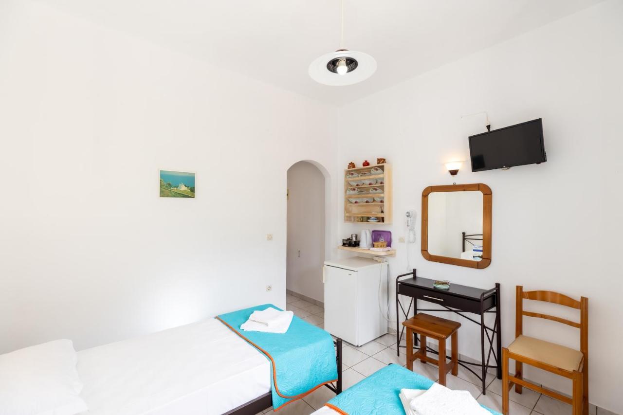 Peris Rooms Kamares  ภายนอก รูปภาพ