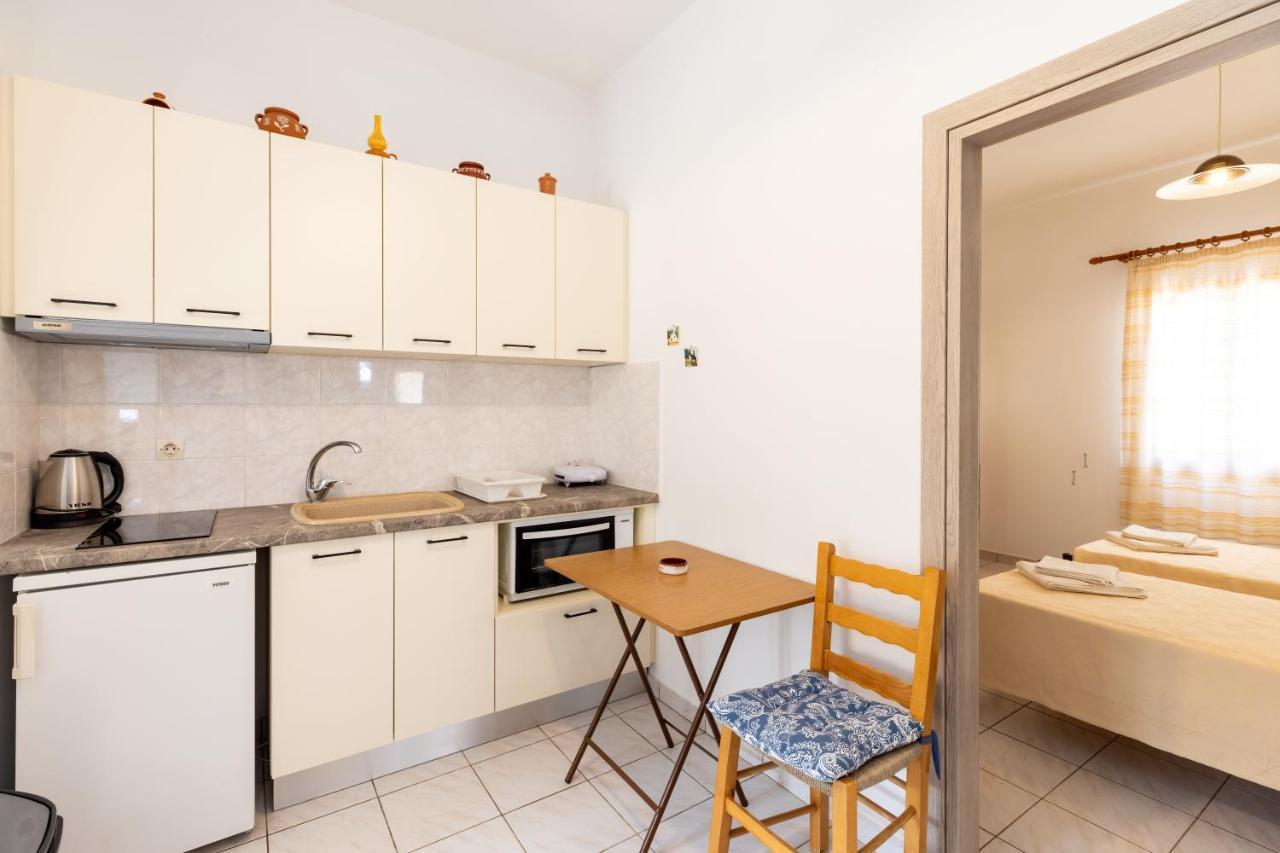 Peris Rooms Kamares  ภายนอก รูปภาพ