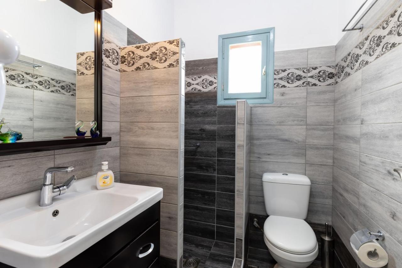 Peris Rooms Kamares  ภายนอก รูปภาพ
