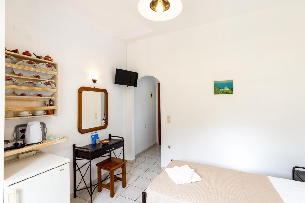 Peris Rooms Kamares  ภายนอก รูปภาพ