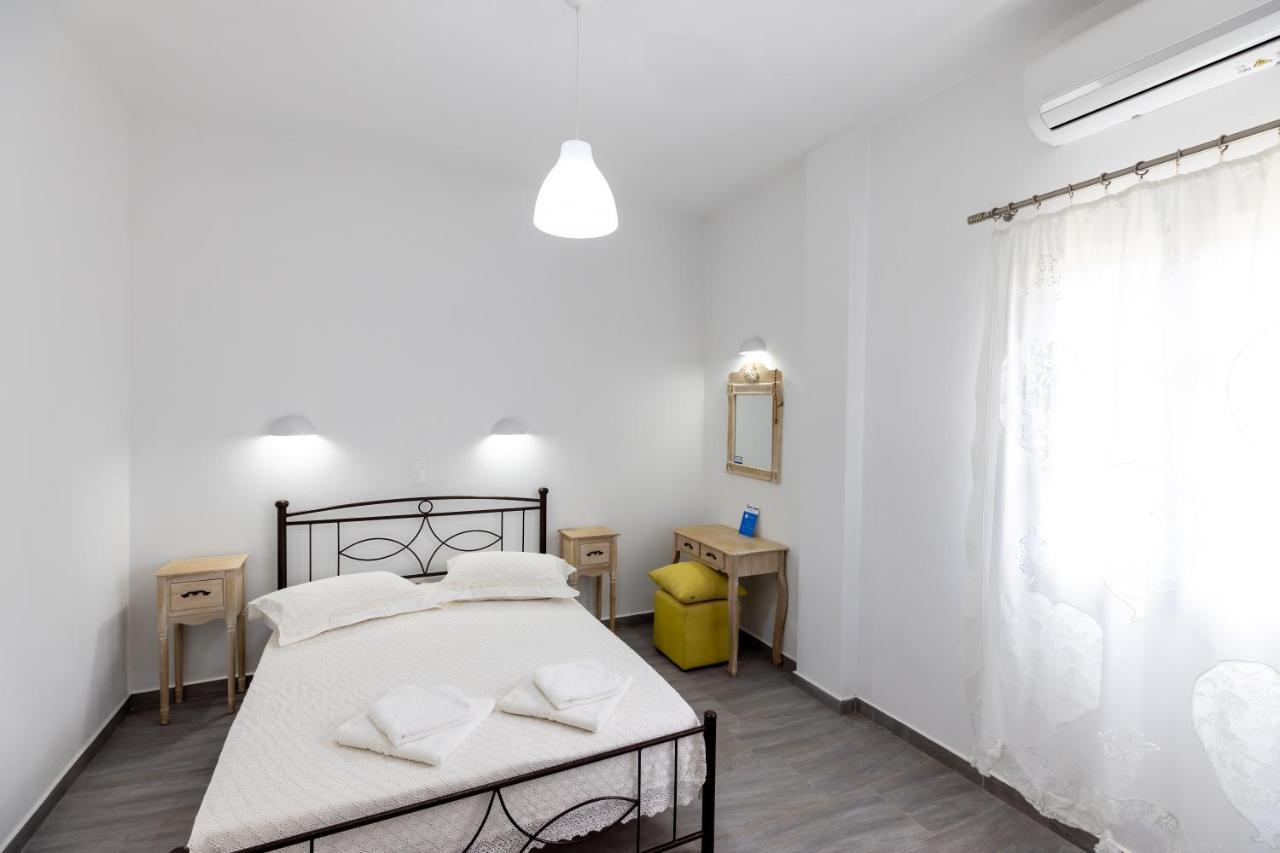 Peris Rooms Kamares  ภายนอก รูปภาพ